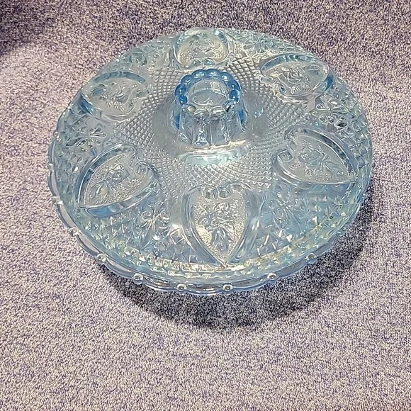 Vintage KIG Indonesian Blue Glass Candy Dish w/ lid and footed bottom. No flaws - Picture 3 of 7